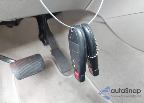 2013 Jeep Grand Cherokee Laredo z USA, uszkodzony, nr VIN 1C4RJEAG3DC653343